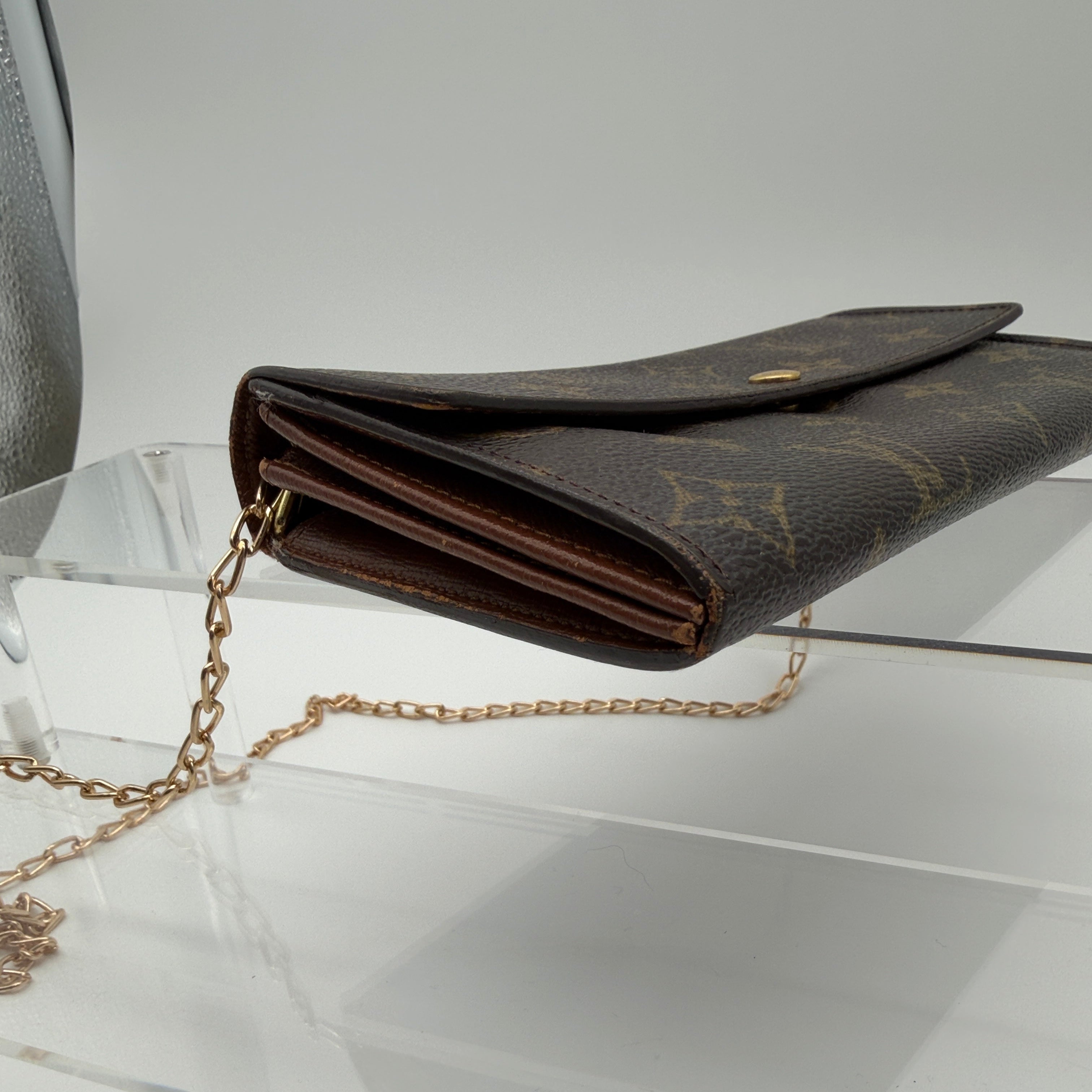 Louis Vuitton Sarah Wallet on Chain