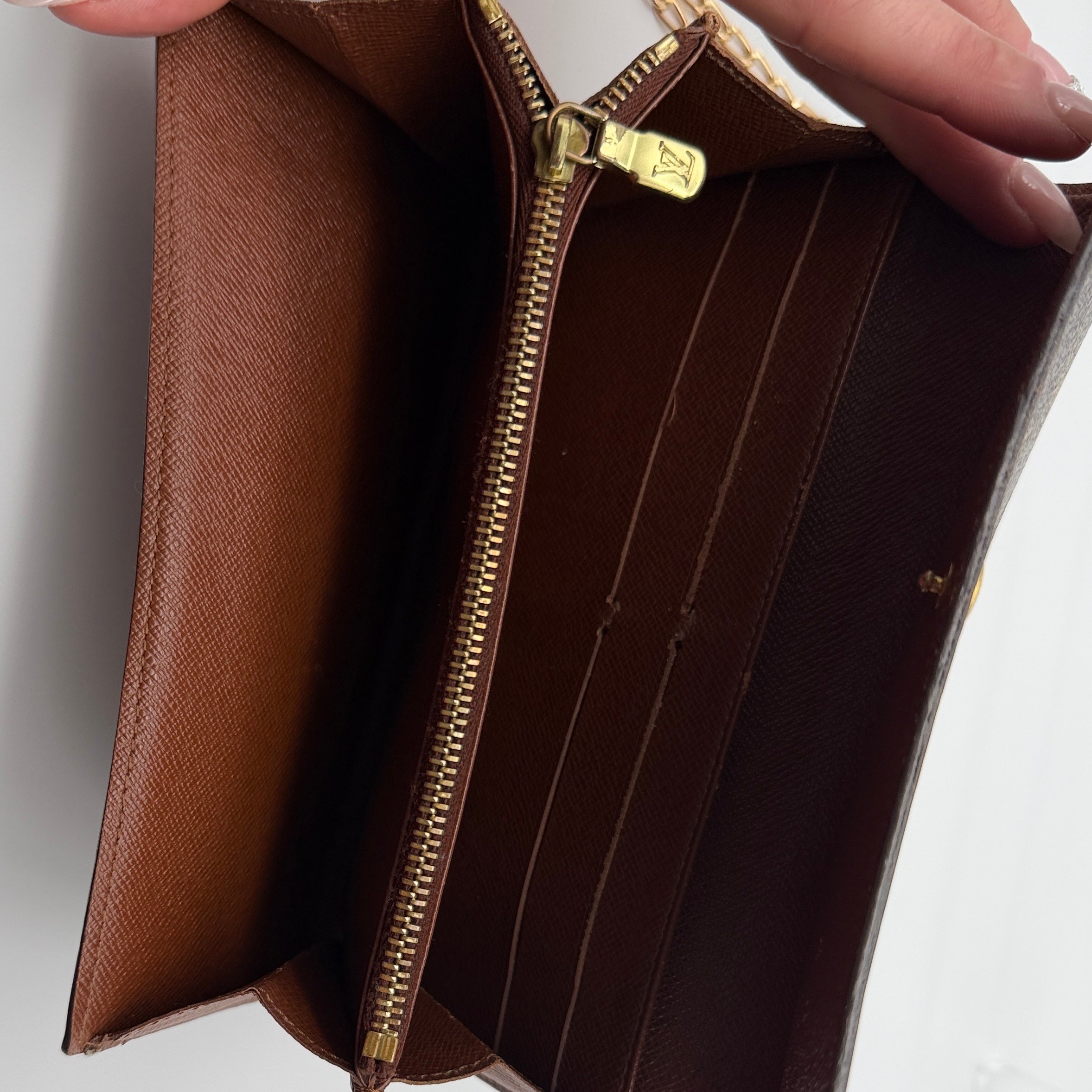Louis Vuitton Sarah Wallet on Chain