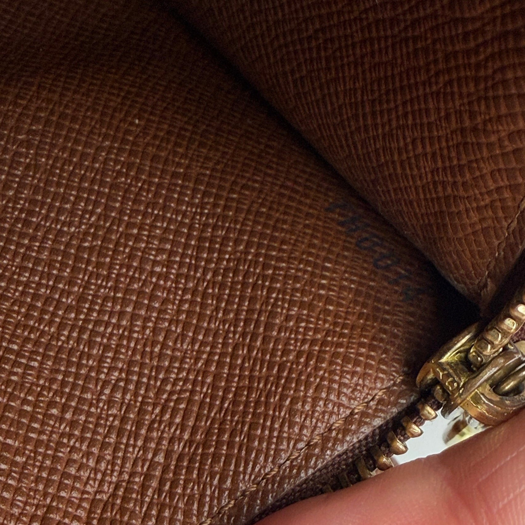 Louis Vuitton Sarah Wallet on Chain